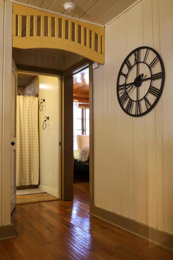 Historic Log Cabin #14 At Horse Creek Resort مدينة رابيد المظهر الخارجي الصورة