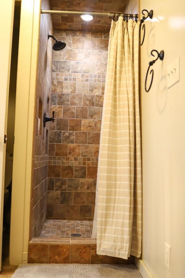 Historic Log Cabin #14 At Horse Creek Resort مدينة رابيد المظهر الخارجي الصورة
